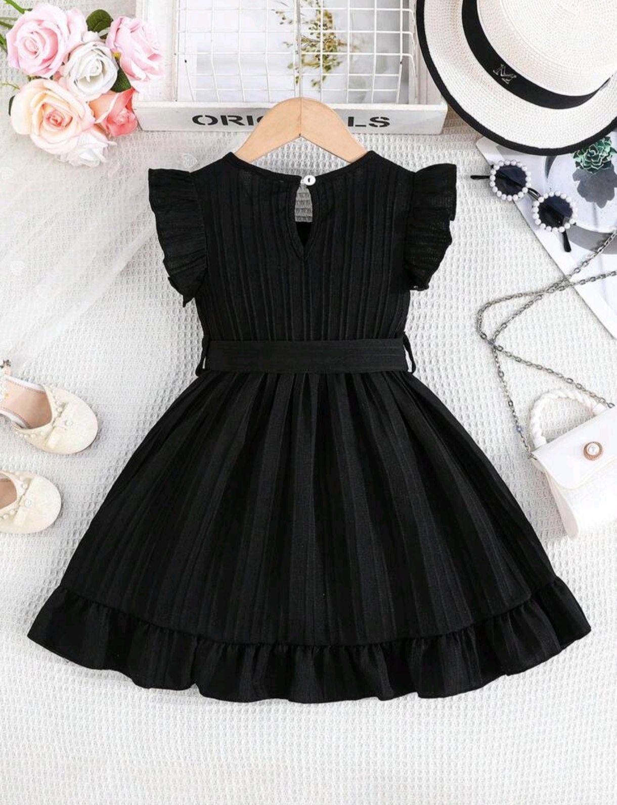 Vestido casual comodo con volantes y cinturón 2